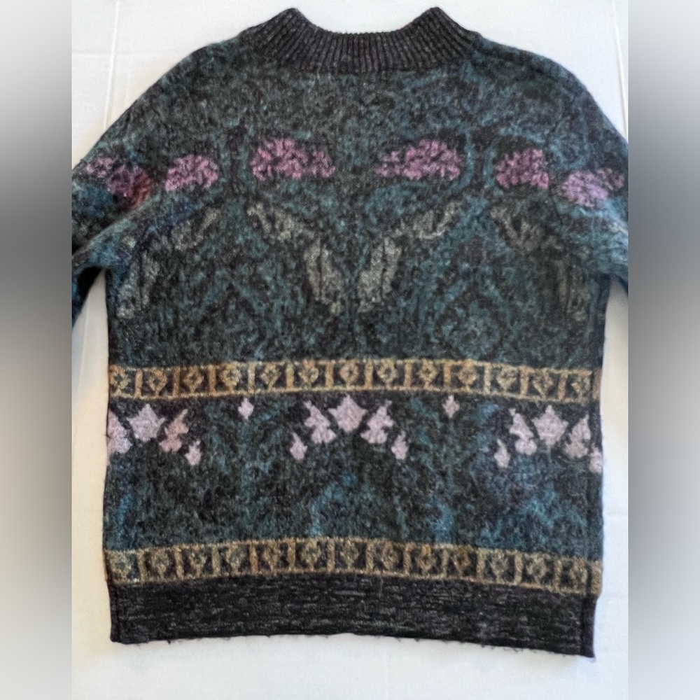 Gimmicks Women’s Sweater - Picture 7 of 14
